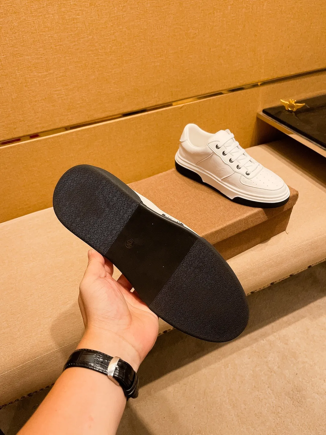 Men's shoes💰 420💰[BV]🔥 High-end men's shoes brand official website 1:1 latest masterpiece: the upper is made of Italian imported first-layer cowhide with a comfortable and breathable lining➕original non-slip and wear-resistant outsole🔥, making walking more convenient and comfortable! An exclusive new model, a stunning work, a beautiful 1:1 replica [color] compared to the official quality! Create a fashionable personality to set off your uniqueness! A must-have for trendy men! Classic 🔥Size: 38-44 Color: 🔥 Colors available🔥.